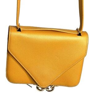 Bottega Veneta Leather The Mount Envelope Chain Medium purse‎ not authenticated